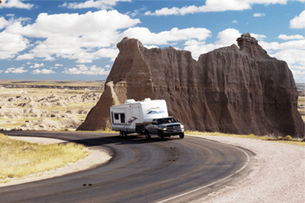 Body-Image-Camper-on-Desert-Highway